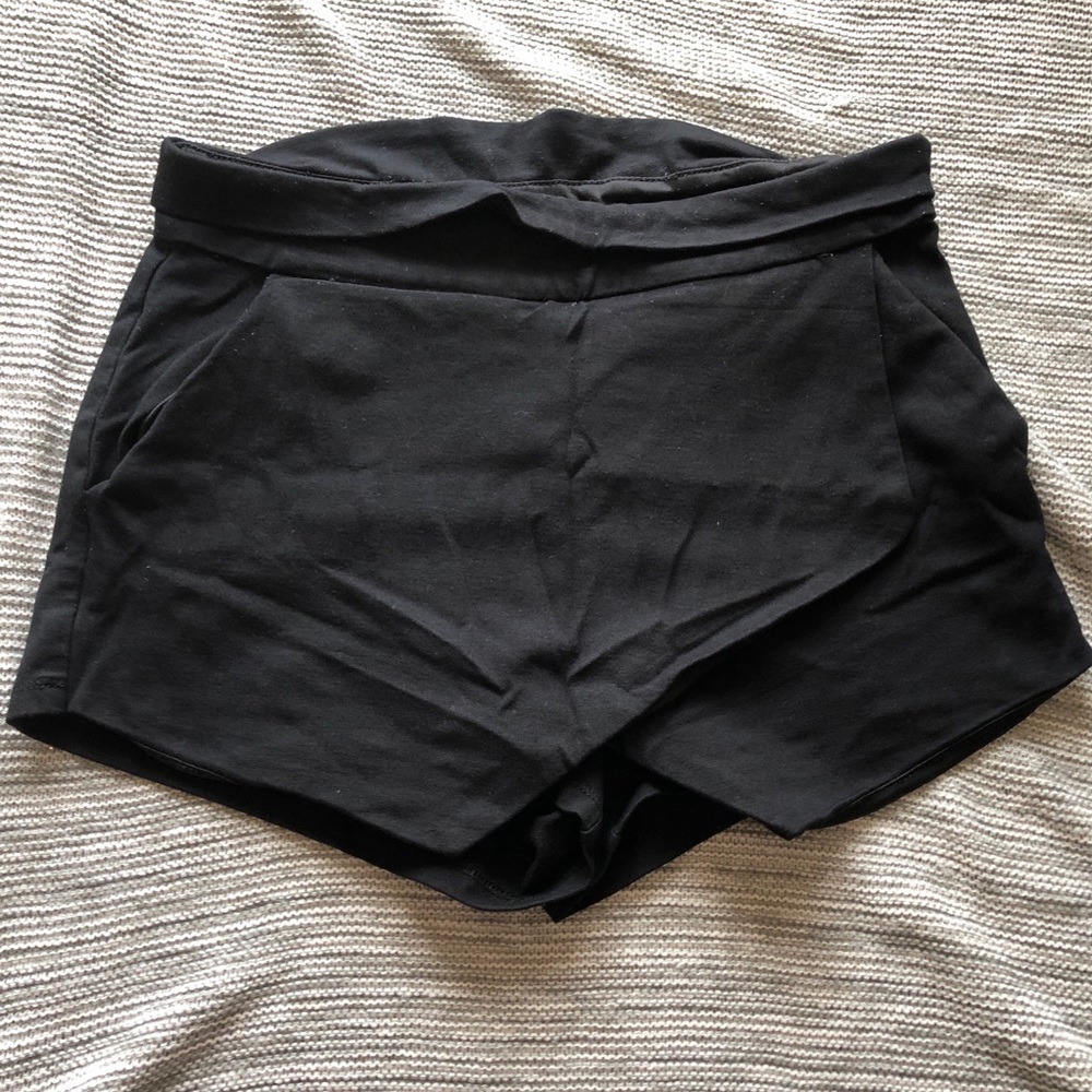 Black Skort